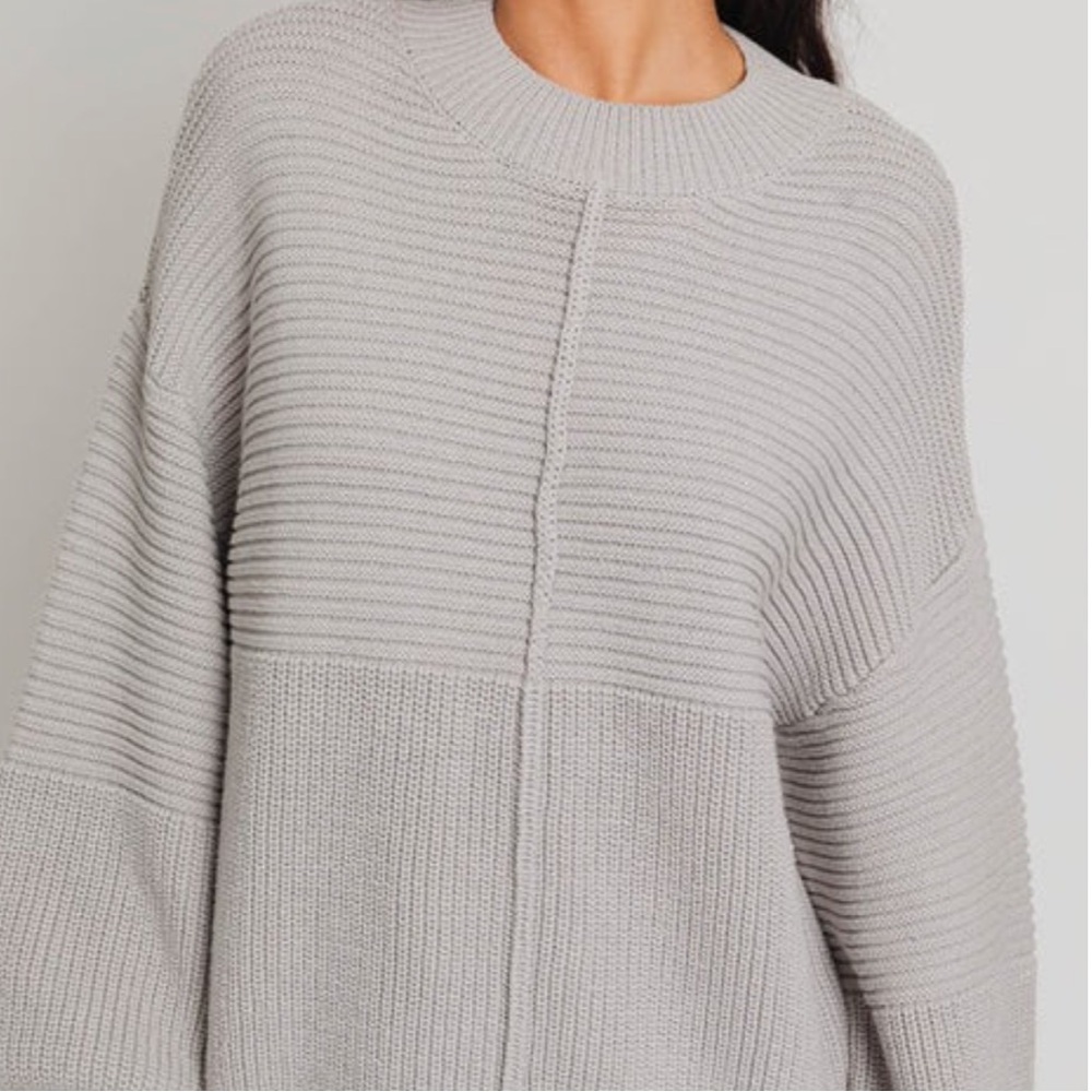 Cozy Gray Ribbed Sweater - Picture 5 of 7